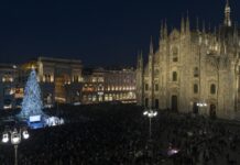 Samsung e Milano Cortina 2026 accendono la magia del Natale nel cuore di Milano