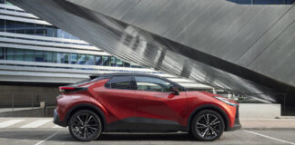 Toyota C-HR: arriva il nuovo allestimento Lounge Hero