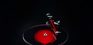 Pro-Ject: nasce AC/DC Limited Special Edition