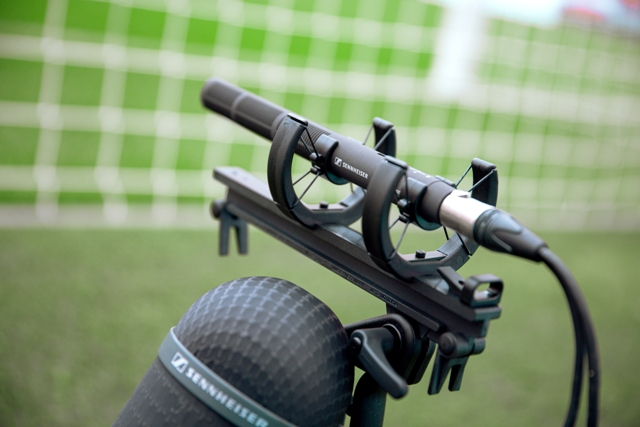 MKH_8018_Product_Shot_In_Use_Stadium_09