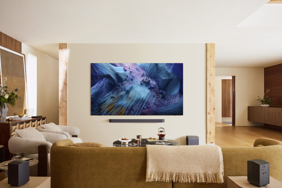 QN990F_FRONT_WALL_SoundBar_25824-R4-1