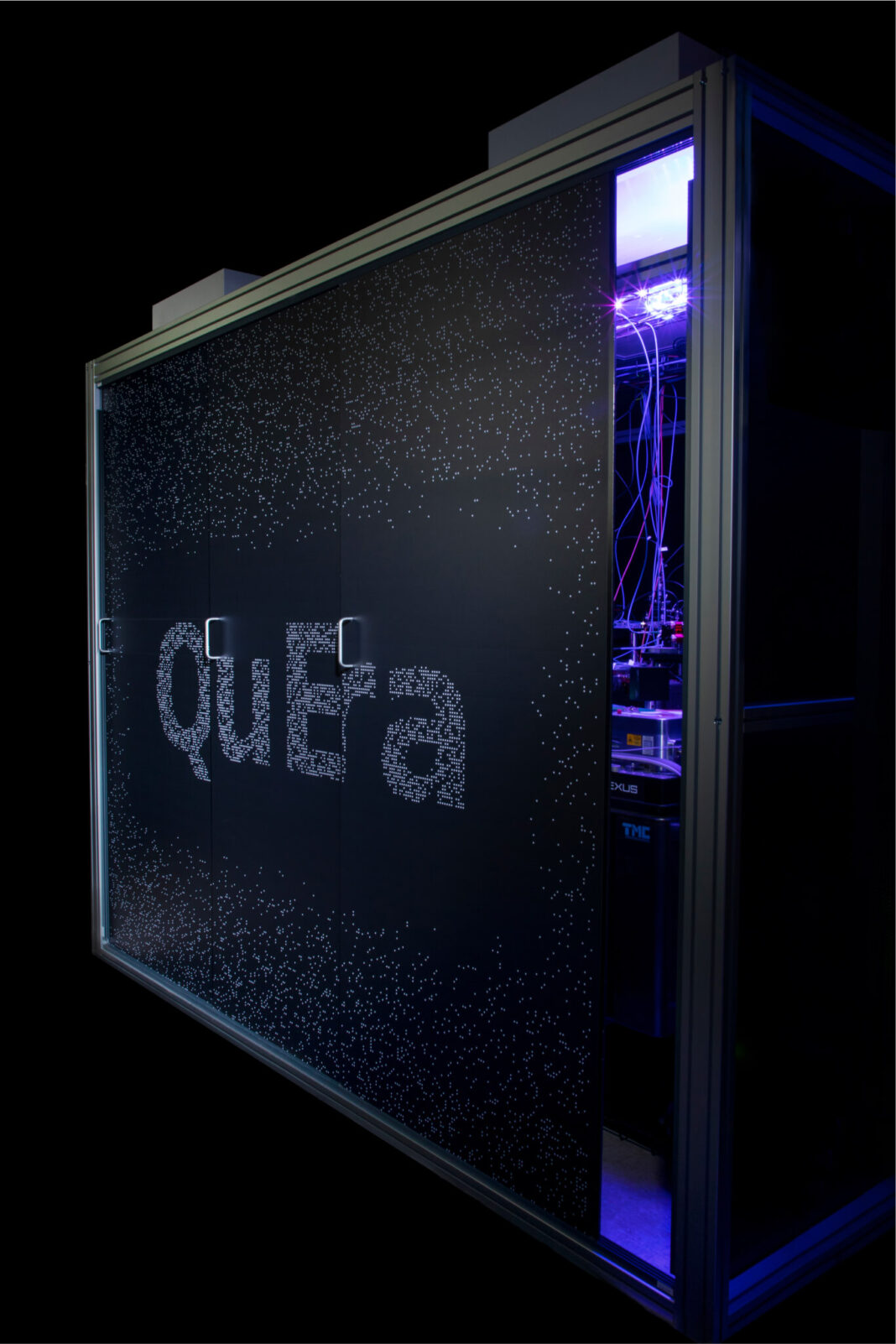 Aquila 256-qubit quantum computer (1)
