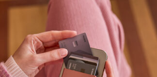Secrid presenta il suo Cardprotector per MagSafe