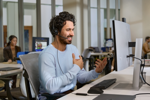 HP Poly Mission 400 Series Lifestyle