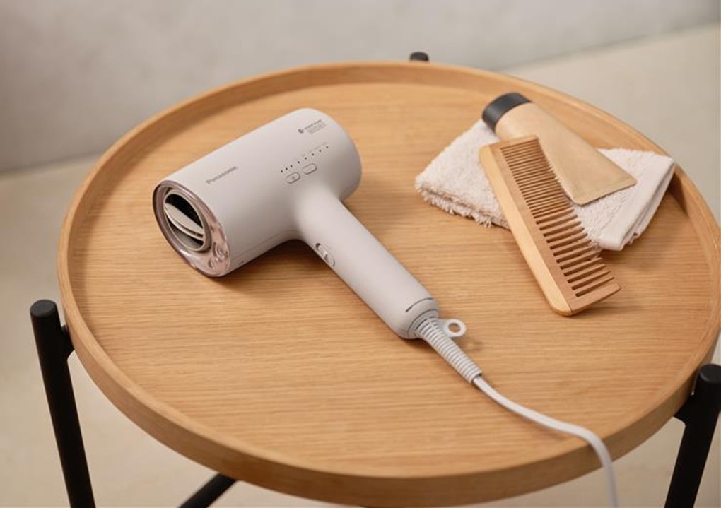 panasonic-presenta-na0l-e-hv31-nuovi-strumenti-per-il-personal-care-e-lo-styling-01