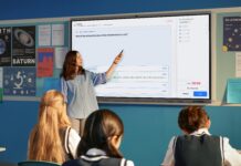 Samsung presenta nuovi strumenti educativi per i display interattivi