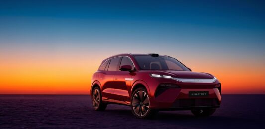BYD presenta ATTO 8