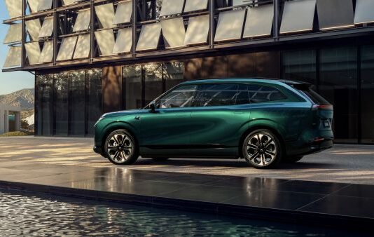 XPENG svela il SUV top di gamma G9L